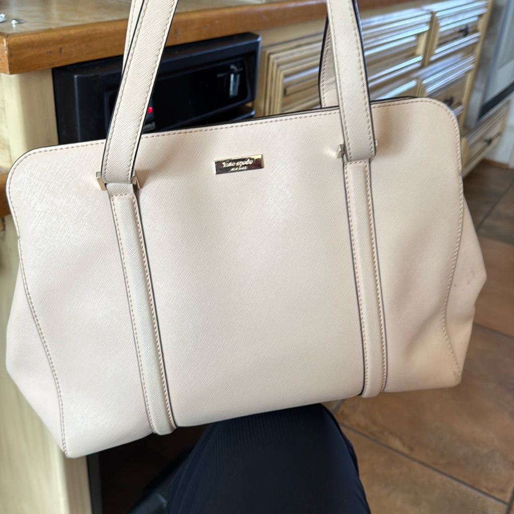 Kate Spade Purse ! Needs Some Love In The Inside! See Pics!